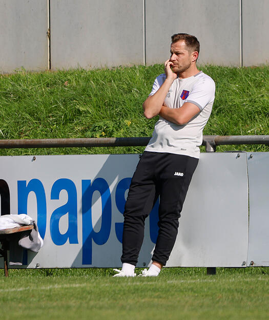 Fußball-Oberliga, FSV Hollenbach - FC Nöttingen Fußball-Oberliga, FSV Hollenbach - FC Nöttingen