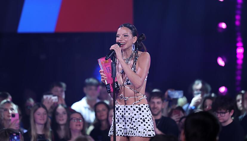 Kann sich auf treue Fans verlassen: Publikum hat Nina Chuba zur K&uuml;nstlerin des Jahres gew&auml;hlt.