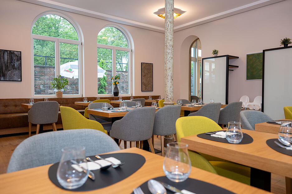 Im alten Bahnhofsgeb&auml;ude Kochendorf (bei der S-Bahn Haltestelle Kochendorf) hat ein Italiener er&ouml;ffnet.  Besondere Location. Restaurantportr&auml;t.