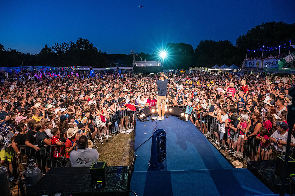 Rund 2500 Besucher feiern am Samstag das Dahoim Feschd in Brackenheim.