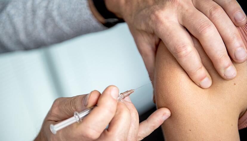 Wer sich vor der Grippe sch&uuml;tzen will, l&auml;sst sich am besten zwischen Oktober und Mitte Dezember gegen Influenzaviren impfen.