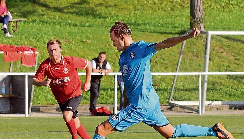 Verwandlungskünstler: Timo Maag nutzt einen Foulelfmeter, um auf 4:0 für den SV Reihen zu erhöhen. Das ist auch der Endstand in der Kreisliga-Partie beim VfB Eppingen II.Foto: Klaus Krüger Verwandlungskünstler: Timo Maag nutzt einen Foulelfmeter, um auf 4:0 für den SV Reihen zu erhöhen. Das ist auch der Endstand in der Kreisliga-Partie beim VfB Eppingen II.Foto: Klaus Krüger
