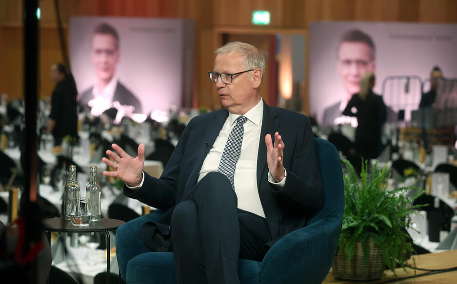 Dort wurde der Moderator mit dem Preis „Württemberger Köpfe“ ausgezeichnet.