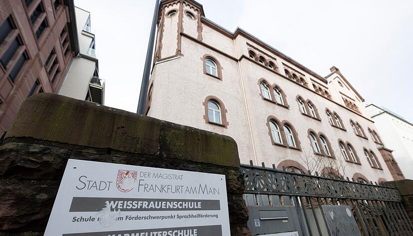 Die Schule des Jungen liegt am Rande des Frankfurter Bahnhofsviertels.