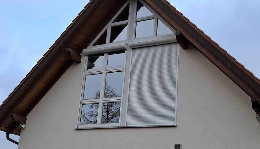 Die Familie sorgte sich am 26. Dezember 1999 um die Giebelfenster ihres neuen Hauses.