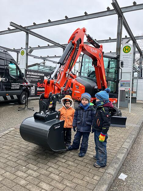 Der Öhringer Pferdemarkt am Sonntag lockte mit Ponys, Landmaschinen und vielen Verkaufsständen zahlreiche Besucher an.
