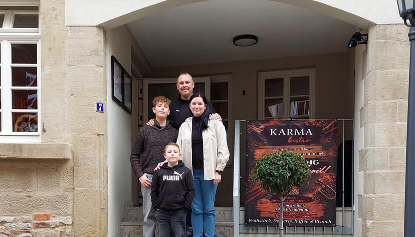 Aleksandra und Krzysztof Szczepaniak mit Dominik und Nikodem. Aleksandra und Krzysztof Szczepaniak mit Dominik und Nikodem.