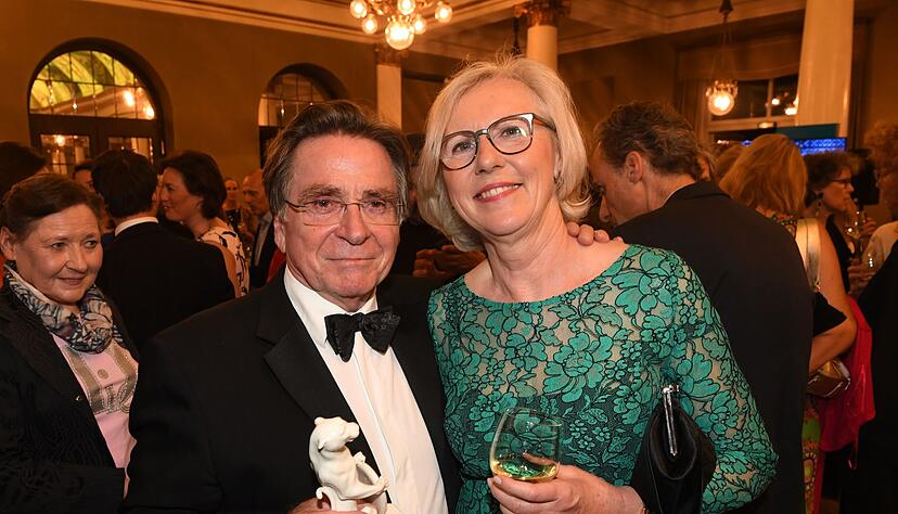 Elmar Wepper und seine Frau Anita nach der Verleihung des Bayerischen Fernsehpreises 2019.