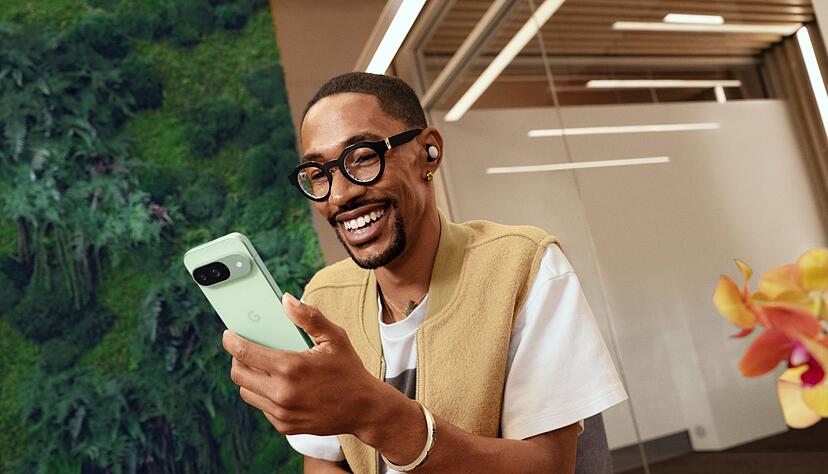 Das macht Freude: Google versorgt auch das Einstiegs-Smartphone Pixel 9 (Bild) mit der KI-Power des Tensor-G4-Prozessors und den neuesten KI-Funktionen.