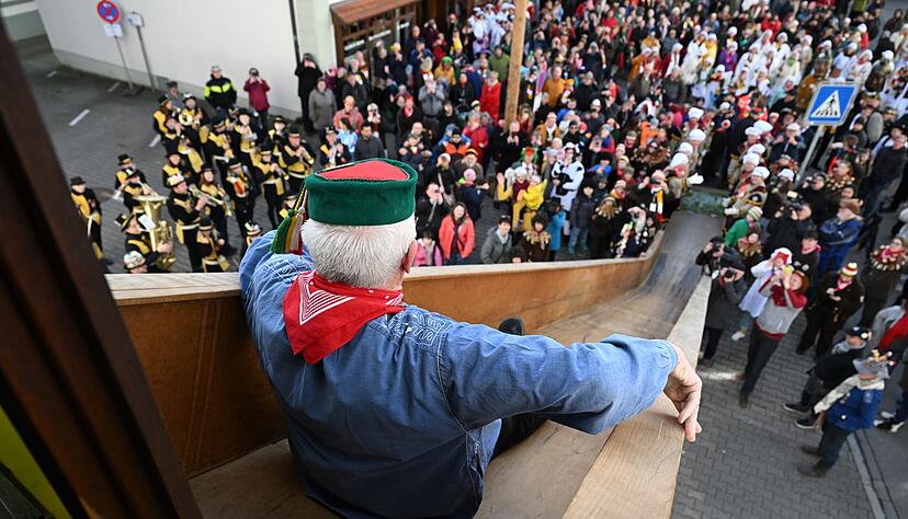 J&auml;hrlich steigt Kretschmann auf die Rutsche. (Archivbild)