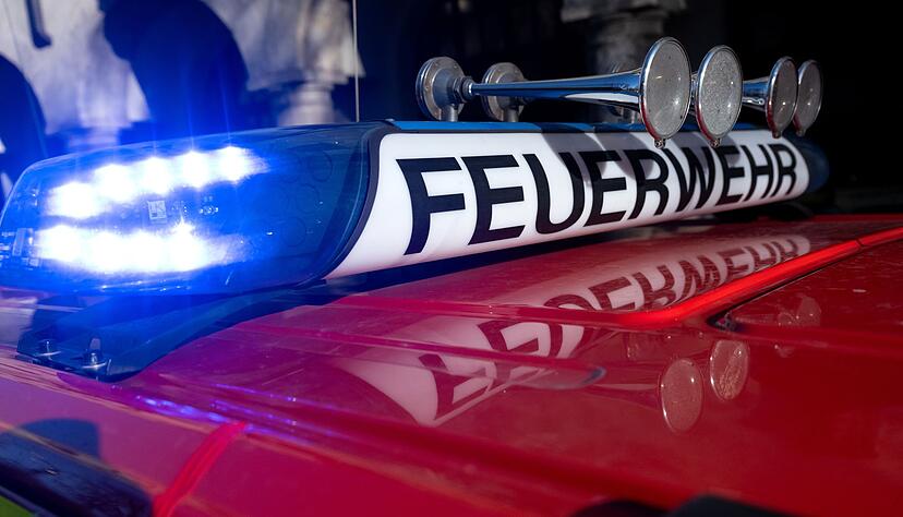 Die Feuerwehr konnte den Brand schlie&szlig;lich unter Kontrolle bringen. (Symbolbild)