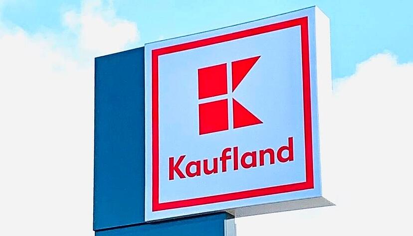 Kaufland hat zwar in den vergangenen beiden Jahren an die 100 frühere Real-Filialen integriert. Doch nun nehmen auch Berichte über Schließungen zu. Kaufland hat zwar in den vergangenen beiden Jahren an die 100 frühere Real-Filialen integriert. Doch nun nehmen auch Berichte über Schließungen zu.
