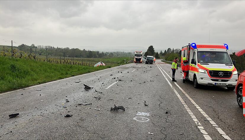 Der Zubringer bei Heilbronn gleicht am Freitag einem Tr&uuml;mmerfeld.