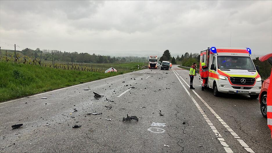 Der Zubringer bei Heilbronn gleicht am Freitag einem Tr&uuml;mmerfeld.
