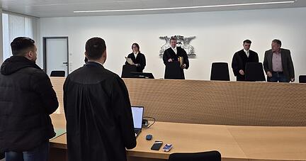 Der verurteilte Wollhaus-Raser aus Heilbronn hat gegen seine Abschiebung in die Türkei geklagt. Vor dem Stuttgarter Verwaltungsgericht soll nun darüber entschieden werden. Der verurteilte Wollhaus-Raser aus Heilbronn hat gegen seine Abschiebung in die Türkei geklagt. Vor dem Stuttgarter Verwaltungsgericht soll nun darüber entschieden werden.