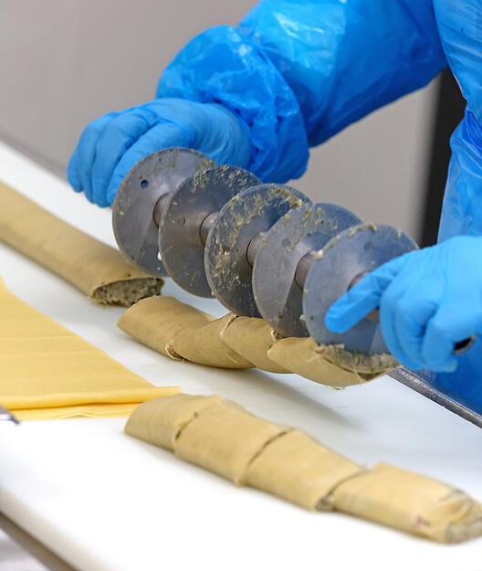 Maultaschenproduktion bei der Metzgerei Nothwang in Bad Friedrichshall