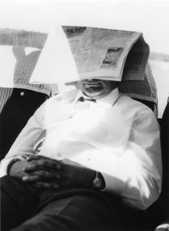 Die Tageszeitung erf&uuml;llt viele Zwecke.
Foto: Eisenmenger.