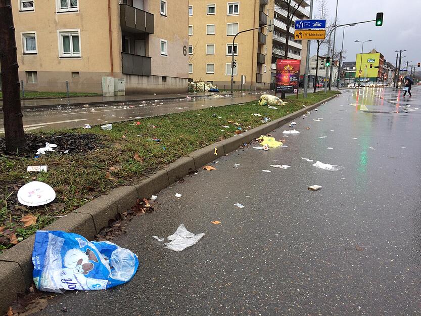 Auf der Mannheimer und Weinsberger Stra&szlig;e in Heilbronn zerlegte der Sturm Gelbe S&auml;cke.