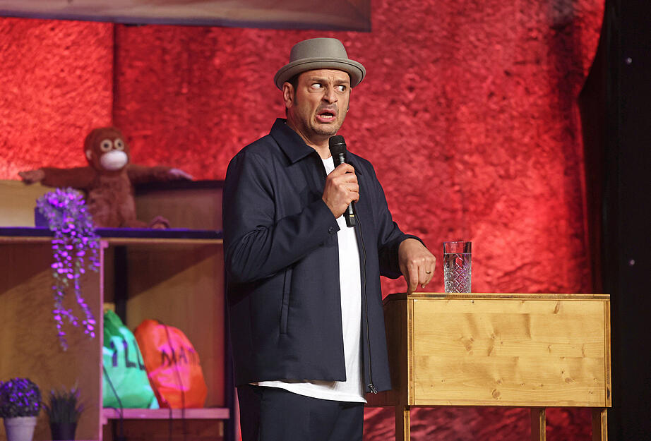 Kaya Yanar: Sein aktuelles ist auch sein vorerst letztes Bühnenprogramm. Kaya Yanar: Sein aktuelles ist auch sein vorerst letztes Bühnenprogramm.