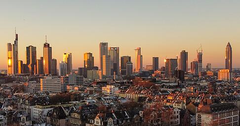 Begehrte Lage: Die Mieten im Bankenviertel steigen rasant (Archivbild) Begehrte Lage: Die Mieten im Bankenviertel steigen rasant (Archivbild)