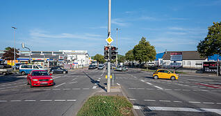 Auf der Karl-Wüst-Straße in Heilbronn knallt es besonders häufig zwischen 13 und 14 Uhr sowie morgens um 7 und 8 Uhr.