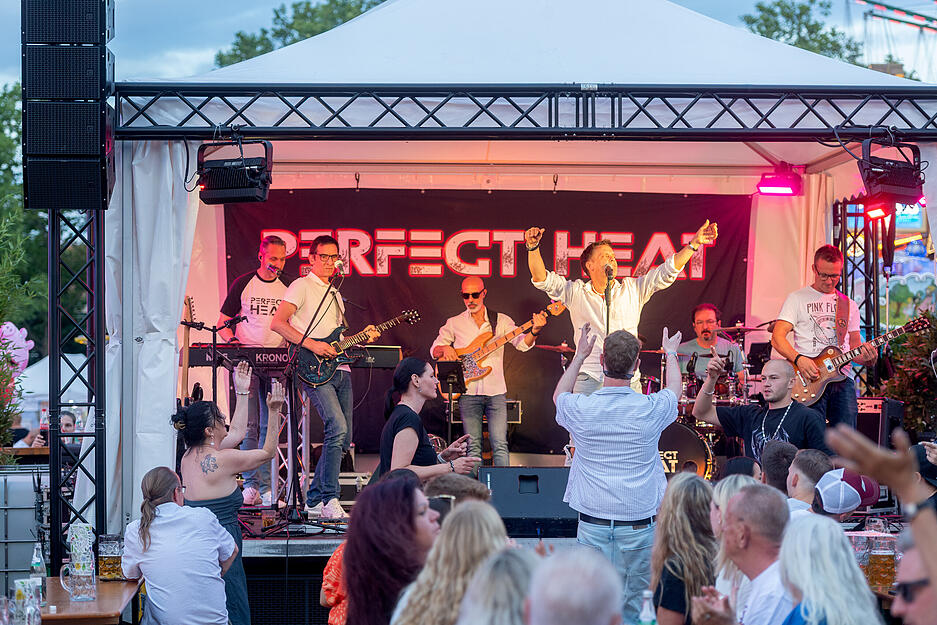 Musikalisch untermalt wurde das Heilbronner Volksfest von Live-Bands.