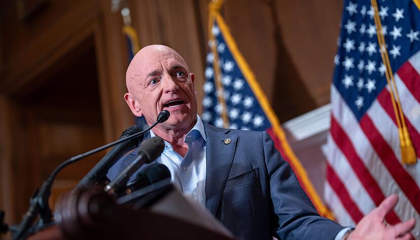 Kelly ist pensionierter Offizier