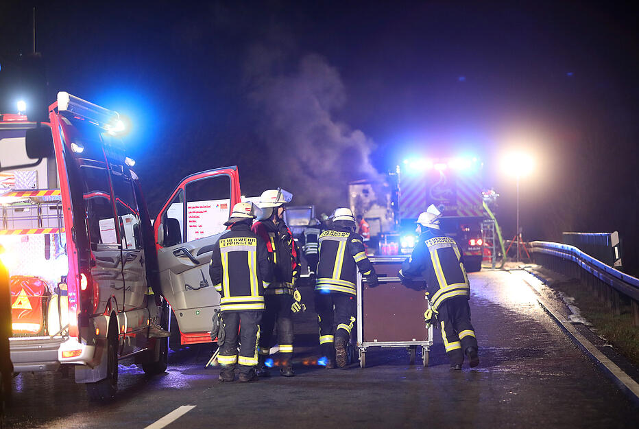 Brennender Gefahrgut-Lkw