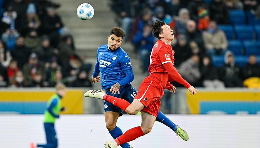 Hatte einen schweren Stand: SC-Mittelst&uuml;rmer Michael Gregoritsch (r).