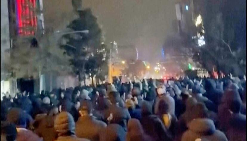 Die iranische F&uuml;hrung versucht, die landesweiten Proteste herunterzuspielen.