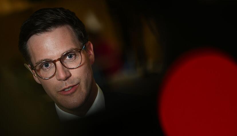 Manuel Hagel landete mit seiner CDU bei der Landtagswahl in Baden-W&uuml;rttemberg hauchd&uuml;nn hinter den Gr&uuml;nen von Cem &Ouml;zdemir. (Archivbild)