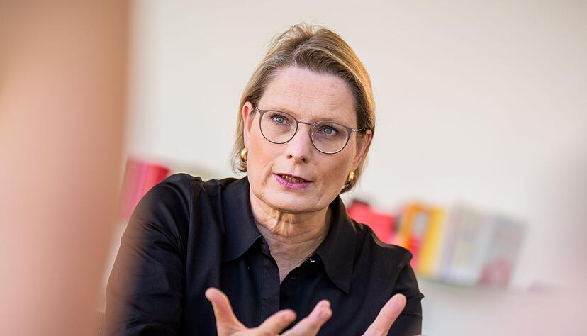 Die Neuregelung zur Vaterschaftsanfechtung ist die erste familienrechtliche Reform, die von der neuen Regierung auf den Weg gebracht wird.