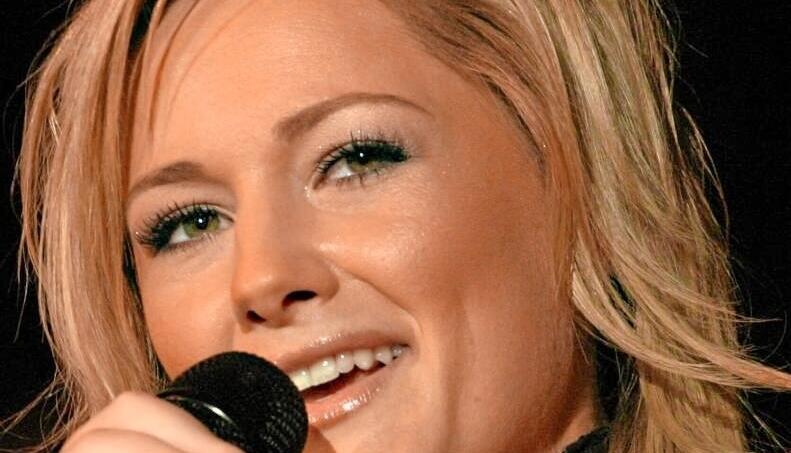 2009, zu Beginn ihrer Karriere, singt Helene Fischer in der Harmonie Heilbronn.