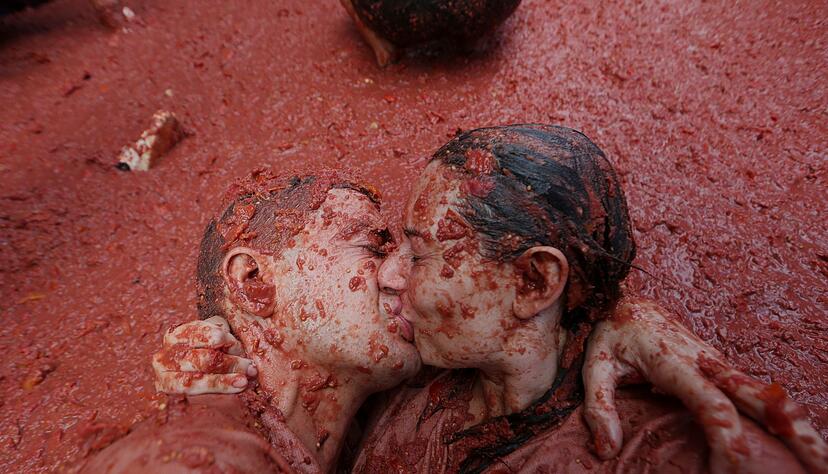 Bei der Tomatenschlacht gibt es viel Spa&szlig; und Liebe und nur selten Verletzte.