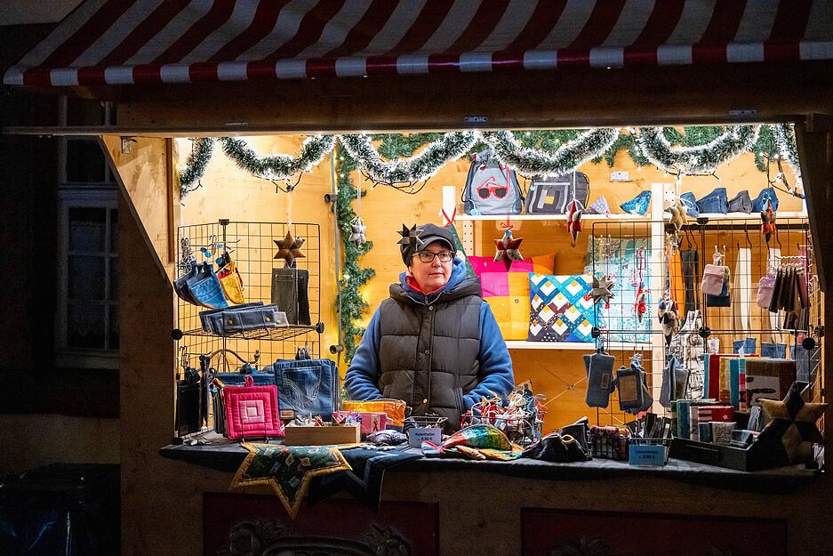 Der romantische Adventsmarkt auf der Burg Stettenfels findet am ersten Adventswochenende in Untergruppenbach statt. Der romantische Adventsmarkt auf der Burg Stettenfels findet am ersten Adventswochenende in Untergruppenbach statt.