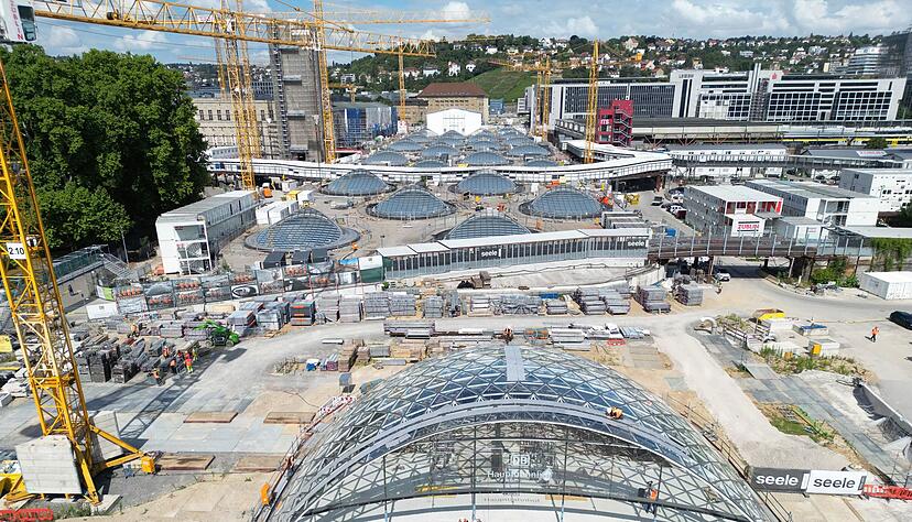 Auch oberirdisch lässt sich immer mehr erahnen, wie die Bahnhof künfitg aussehen wird.