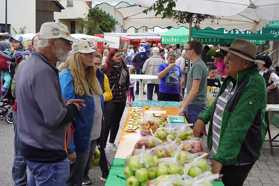 Gute Beratung an den verschiedenen Marktständen macht den Unterschied zum Supermarkt aus.