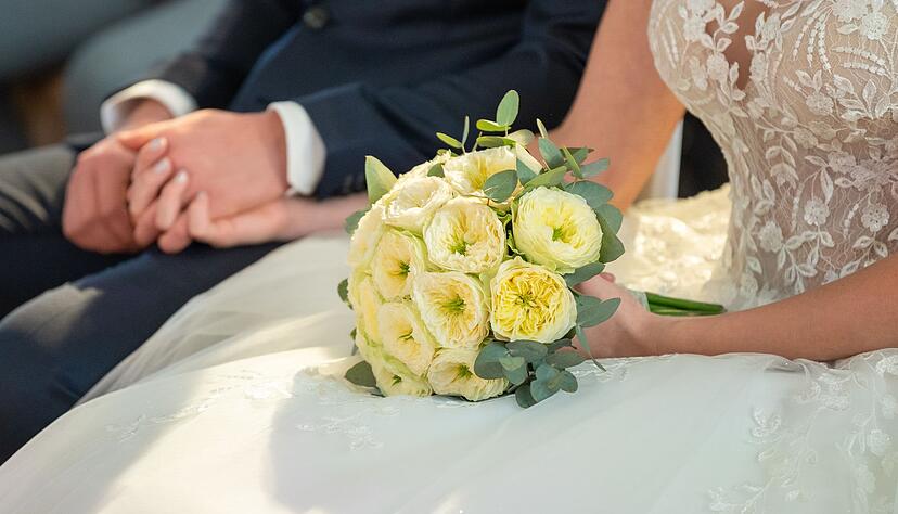 In Deutschland wurden 2024 349.200 Ehen geschlossen, wie das Statistische Bundesamt mitteilt. (Symbolbild)