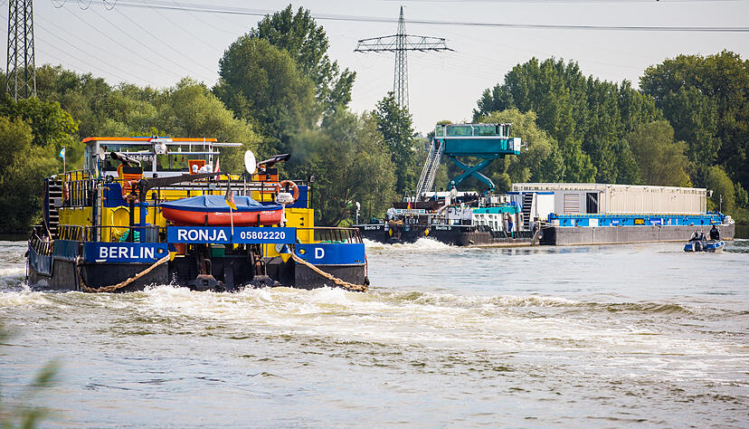 Die Schubboote Edda und Ronja, zwei Schiffe für den Transport von Castoren. Foto: Christoph Schmidt/dpa Die Schubboote Edda und Ronja, zwei Schiffe für den Transport von Castoren. Foto: Christoph Schmidt/dpa