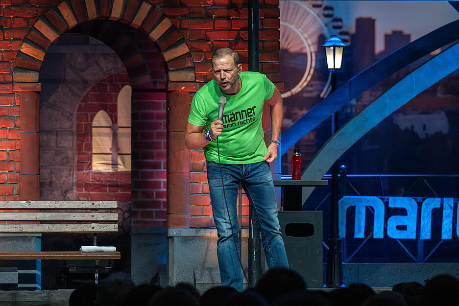 Ein Vierteljahrhundert wird es im kommenden Jahr sein, dass der ausgebildete Kommunikationselektroniker schon mit seinen Bühnenprogrammen unterwegs ist. Ein Vierteljahrhundert wird es im kommenden Jahr sein, dass der ausgebildete Kommunikationselektroniker schon mit seinen Bühnenprogrammen unterwegs ist.