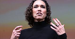 Nicole B&uuml;ttner, Generalsekret&auml;rin der FDP, hat sich nach einer verlorenen Wette von ihren lockigen Haaren getrennt.