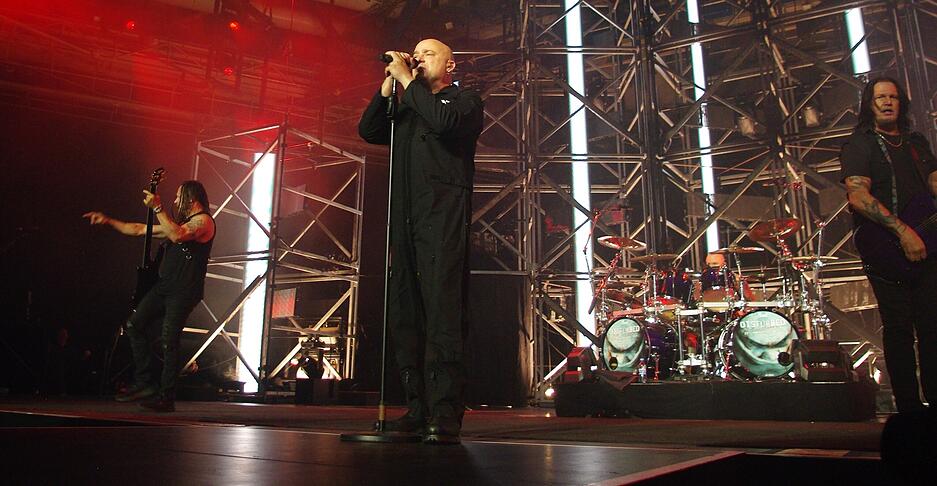 Das Quartett um Sänger Draiman feiert auf der Tour das 25-jährige Jubiläum des Debütalbums "The Sickness".