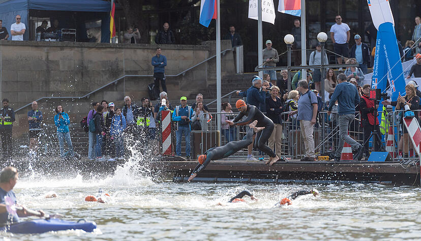 VR-Bank Triathlon in Heilbronn: Schwimmstrecke im Neckar.
