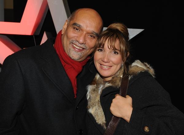 Der 56-j&auml;hrige S&auml;nger Freddy Sahin-Scholl gewinnt die RTL-Castingshow "Das Supertalent" in K&ouml;ln und posiert mit seiner Frau Jasmin.