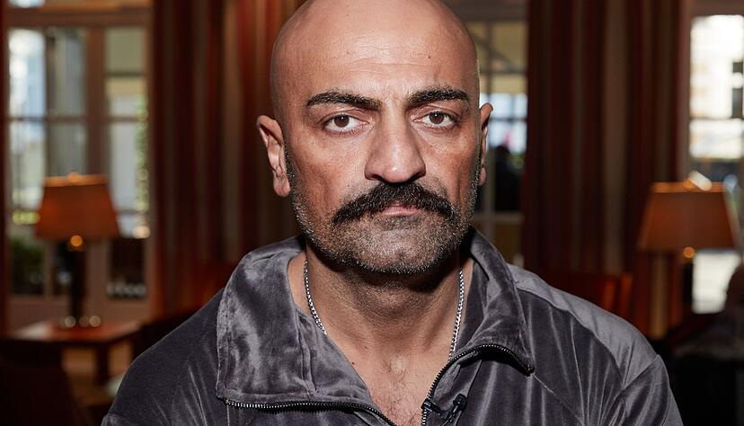 Giwar Hajabi alias Xatar im Jahr 2022 bei der Premiere des Films &uuml;ber ihn.