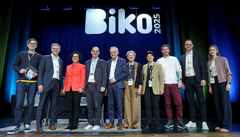 Mit Spielen die Bildungsgerechtigkeit fördern, einen gelungenen Übergang von Kita in die Grundschule schaffen, „Sucht oder Support? Social Media und Gen Z“, „Lesen, schreiben, rechnen: Was fördern wir?“: Über 60 Angebote hat die Akademie für Innovative Bildung und Management (AIM) zur zweiten Bildungskonferenz auf die Beine gestellt. Mit Spielen die Bildungsgerechtigkeit fördern, einen gelungenen Übergang von Kita in die Grundschule schaffen, „Sucht oder Support? Social Media und Gen Z“, „Lesen, schreiben, rechnen: Was fördern wir?“: Über 60 Angebote hat die Akademie für Innovative Bildung und Management (AIM) zur zweiten Bildungskonferenz auf die Beine gestellt.