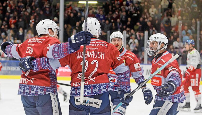 Die Heilbronner Falken jubelten in Bayreuth durch einen sp&auml;ten Siegtreffer. Allerdings h&auml;tte die Partie auch anders laufen k&ouml;nnen.