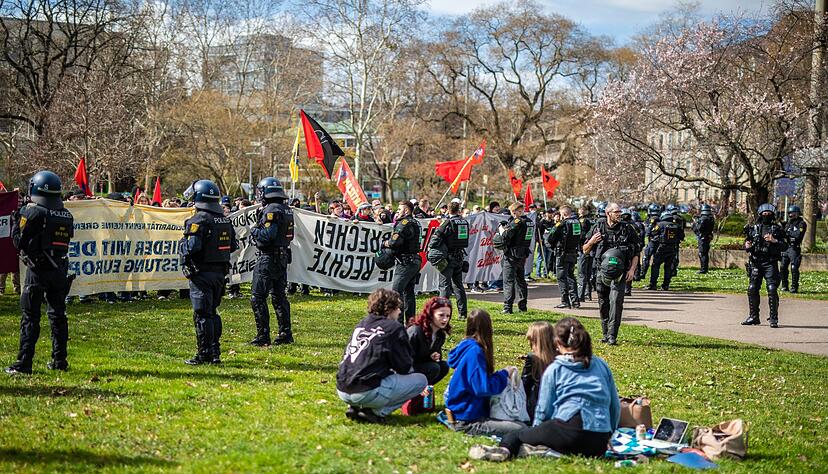 Die rechten Demonstranten gingen unter anderem für flächendeckende Grenzkontrollen auf die Straße.