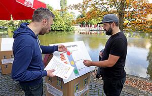 Markus Ruppel an der Mietenampel: Der 37-Jährige der im Landkreis Bamberg wohnt hat noch relativ günstige Mietkosten. Markus Ruppel an der Mietenampel: Der 37-Jährige der im Landkreis Bamberg wohnt hat noch relativ günstige Mietkosten.