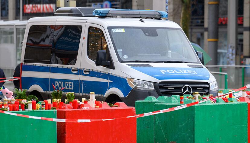 Der Tatverdächtige nutzte Rettungswege, um die Sicherheitsvorkehrungen auf dem Weihnachtsmarkt zu umgehen. Der Tatverdächtige nutzte Rettungswege, um die Sicherheitsvorkehrungen auf dem Weihnachtsmarkt zu umgehen.